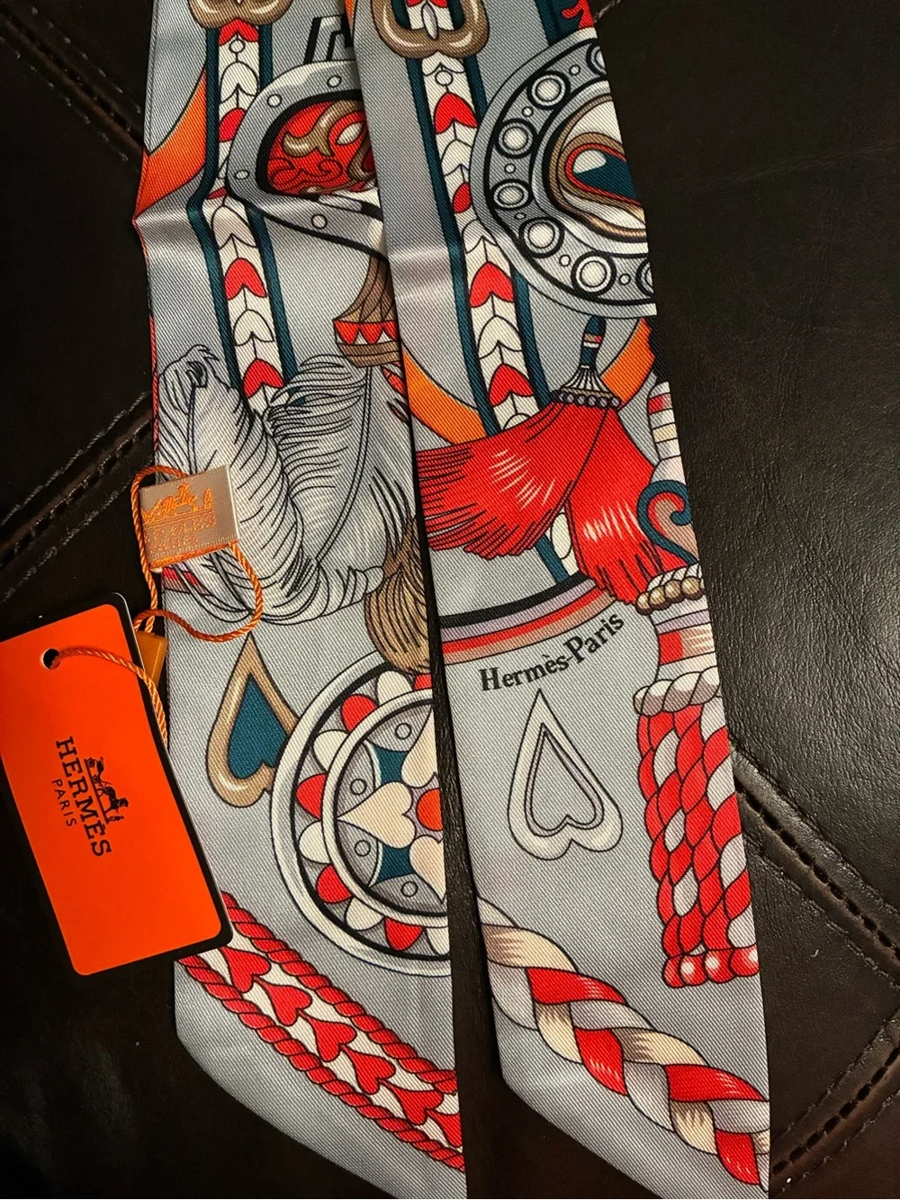 Hermes. Harnais de Coeur 100% Silk Twilly